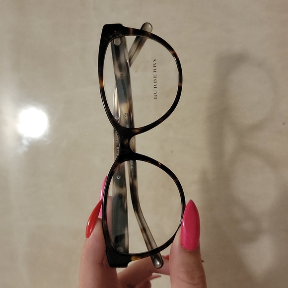 Burberry Square Style W/Demo Lens. - Picture 8 of 10